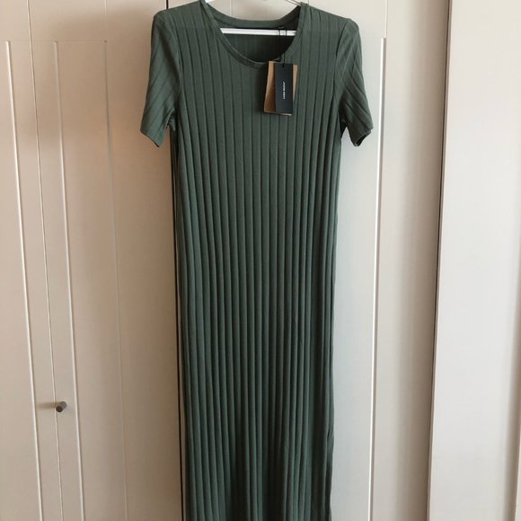 Vero Moda Vmaggi Rib Calf Dress in Laurel Wreath - Picture 3 of 4